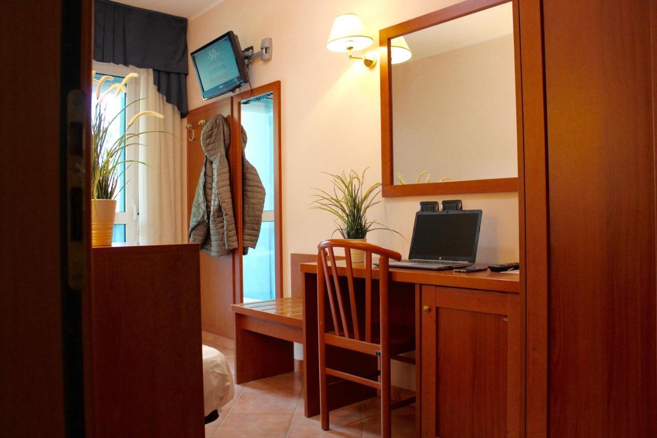 Hotel Jole 체제나티코 외부 사진
