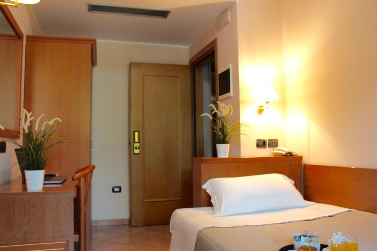 Hotel Jole 체제나티코 외부 사진