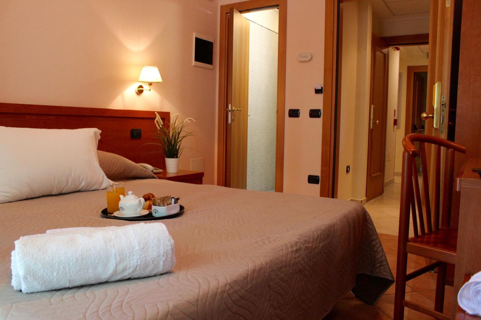 Hotel Jole 체제나티코 외부 사진