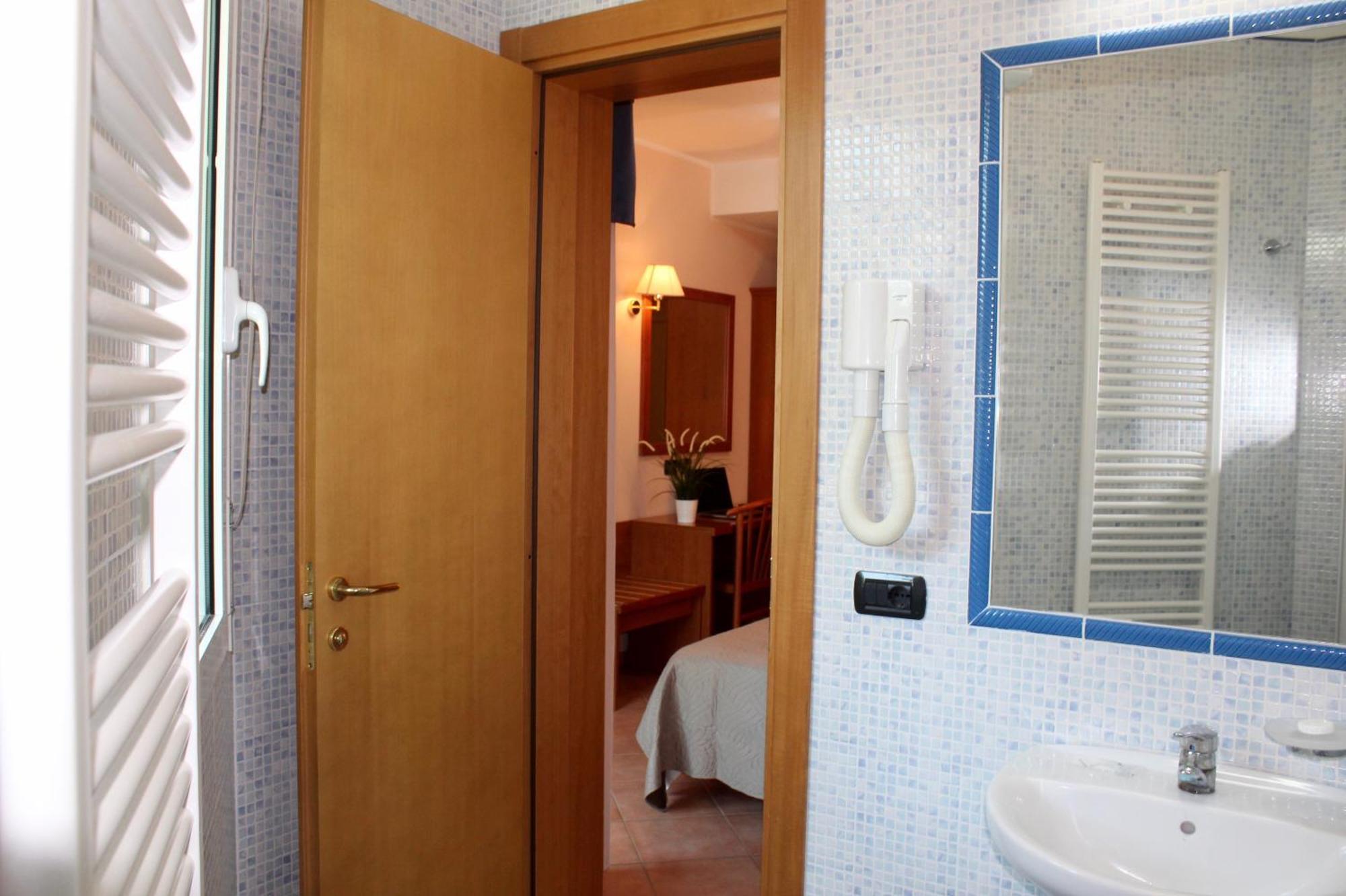 Hotel Jole 체제나티코 외부 사진