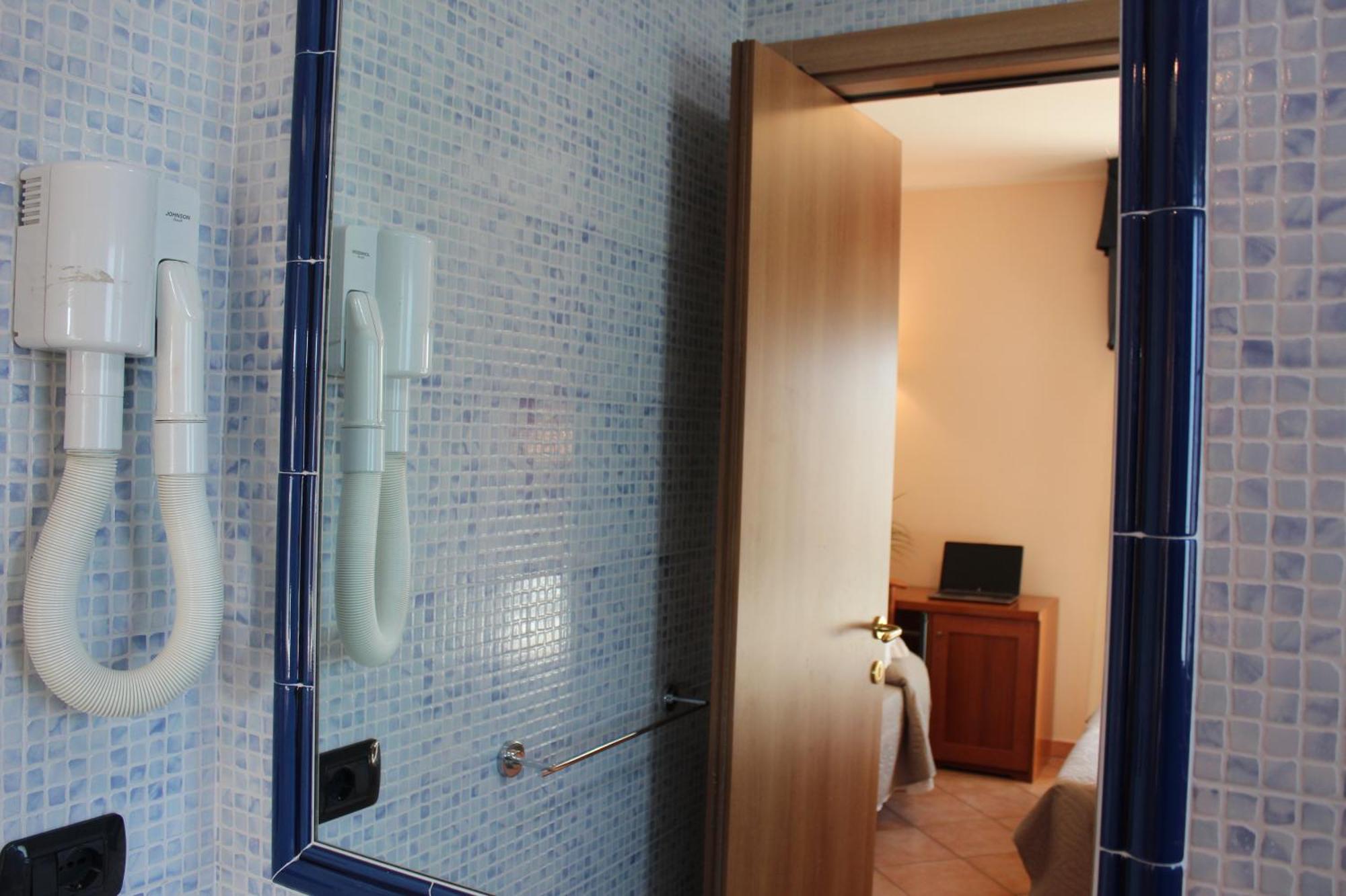 Hotel Jole 체제나티코 외부 사진