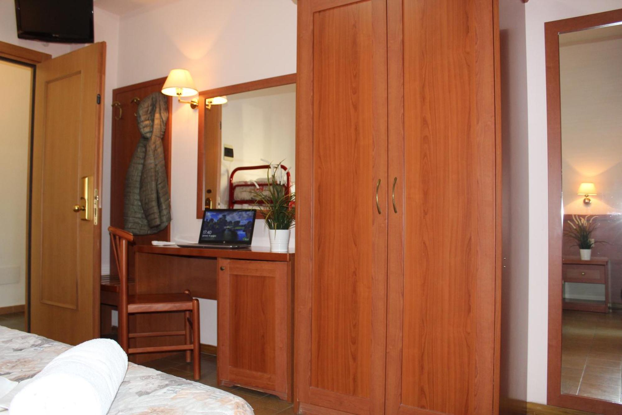 Hotel Jole 체제나티코 외부 사진