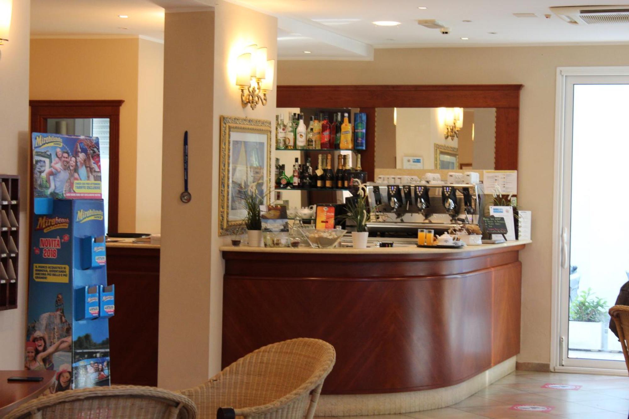 Hotel Jole 체제나티코 외부 사진